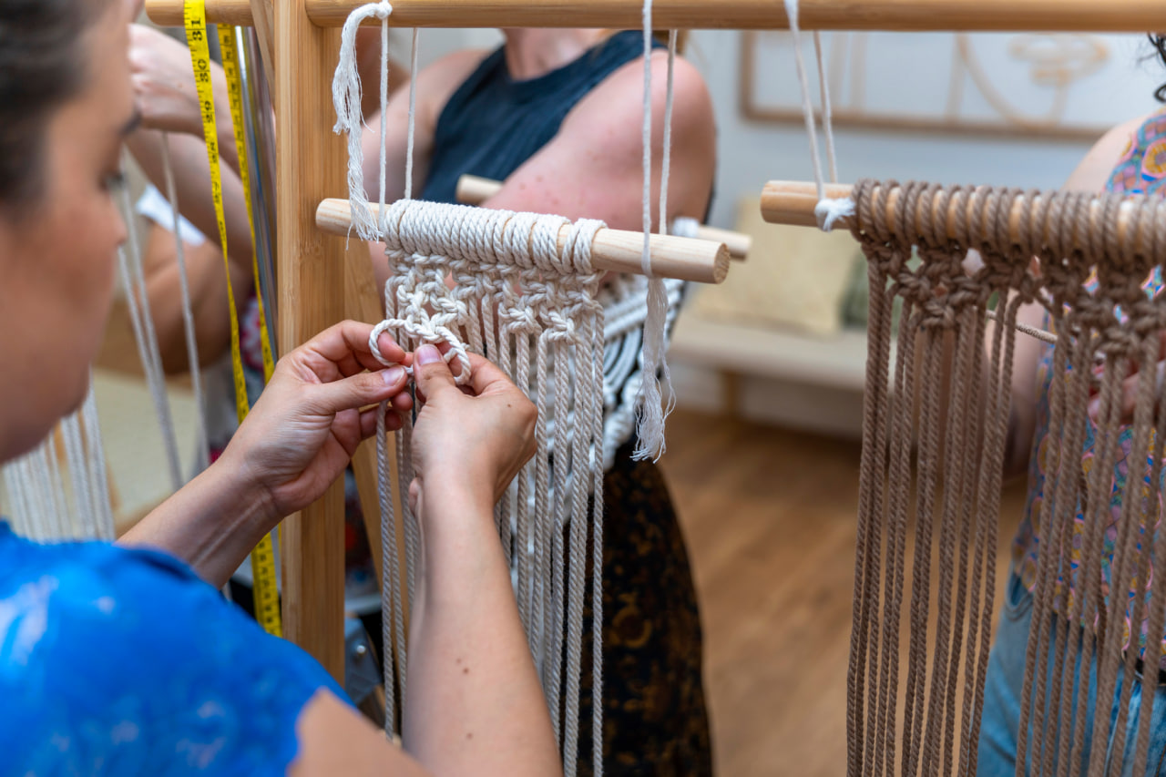How to Weave Wall Hangings for Modern Interiors